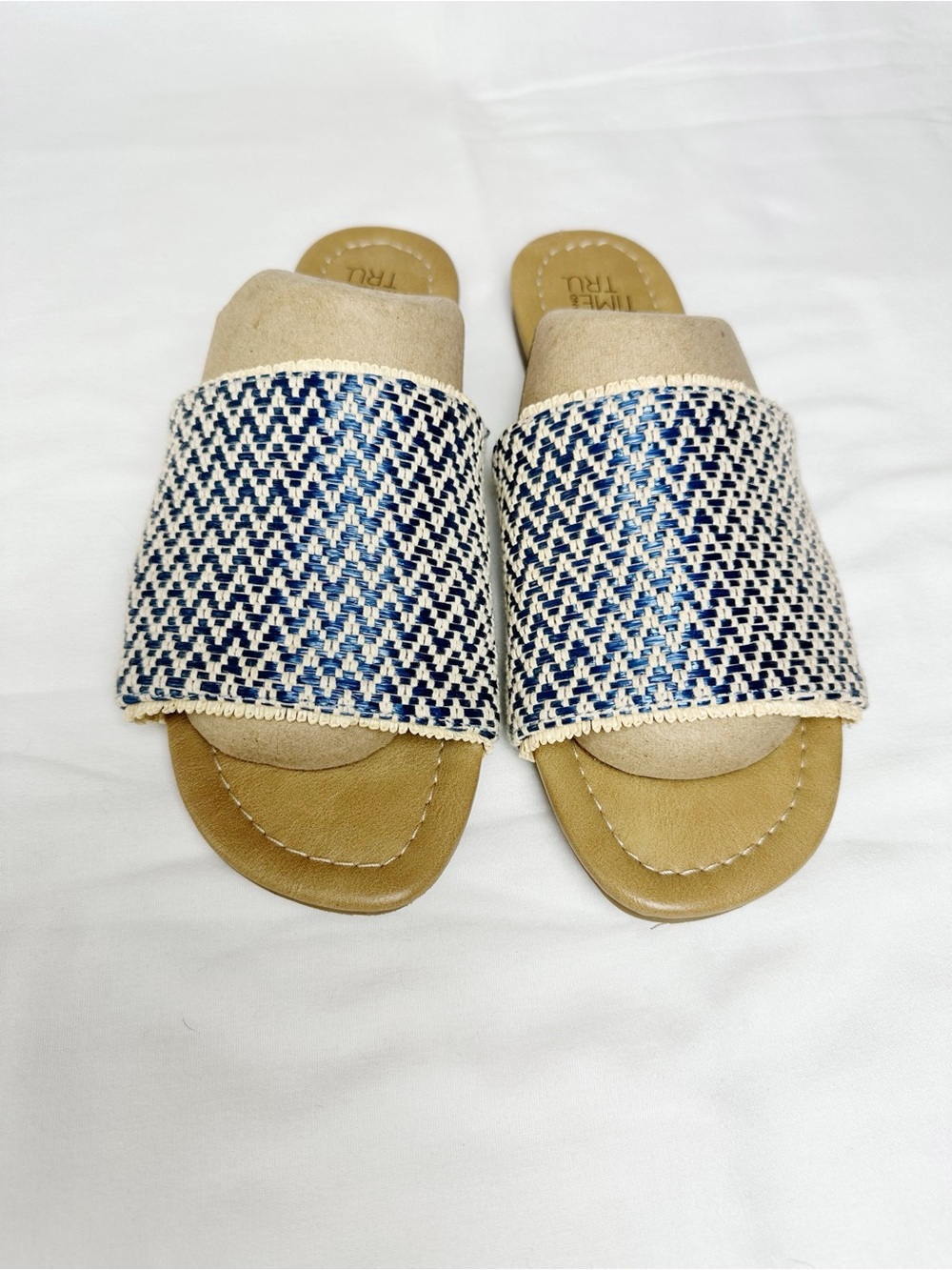 Time and Tru Woven Blue and Tan Slide Sandals Sz 7 Summer Beachy Casual